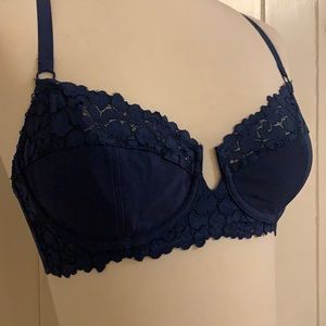 Navy lacy bra